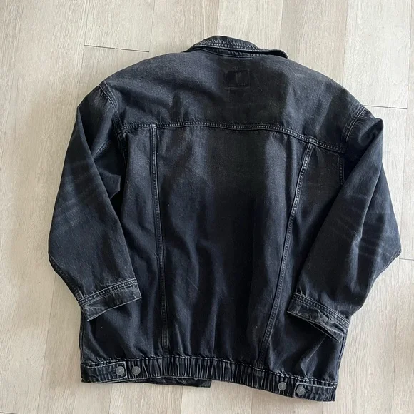 American Eagle Oversized Denim Jacket - Picture 2 of 3